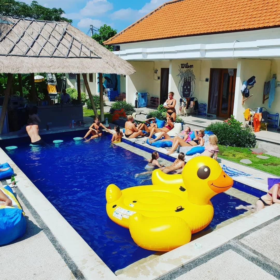 Castaway Hostel Canggu Exterior foto